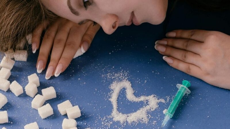 Düşük Kan Şekeri (Hipoglisemi) Nedir? Belirtileri ve Dikkat Edilmesi Gerekenler